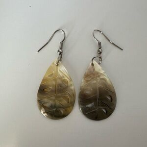 Elegant Leaf Design Earrings